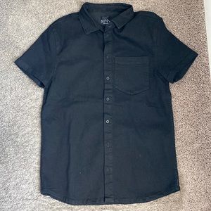 Short sleeve muscle fit denim shirt